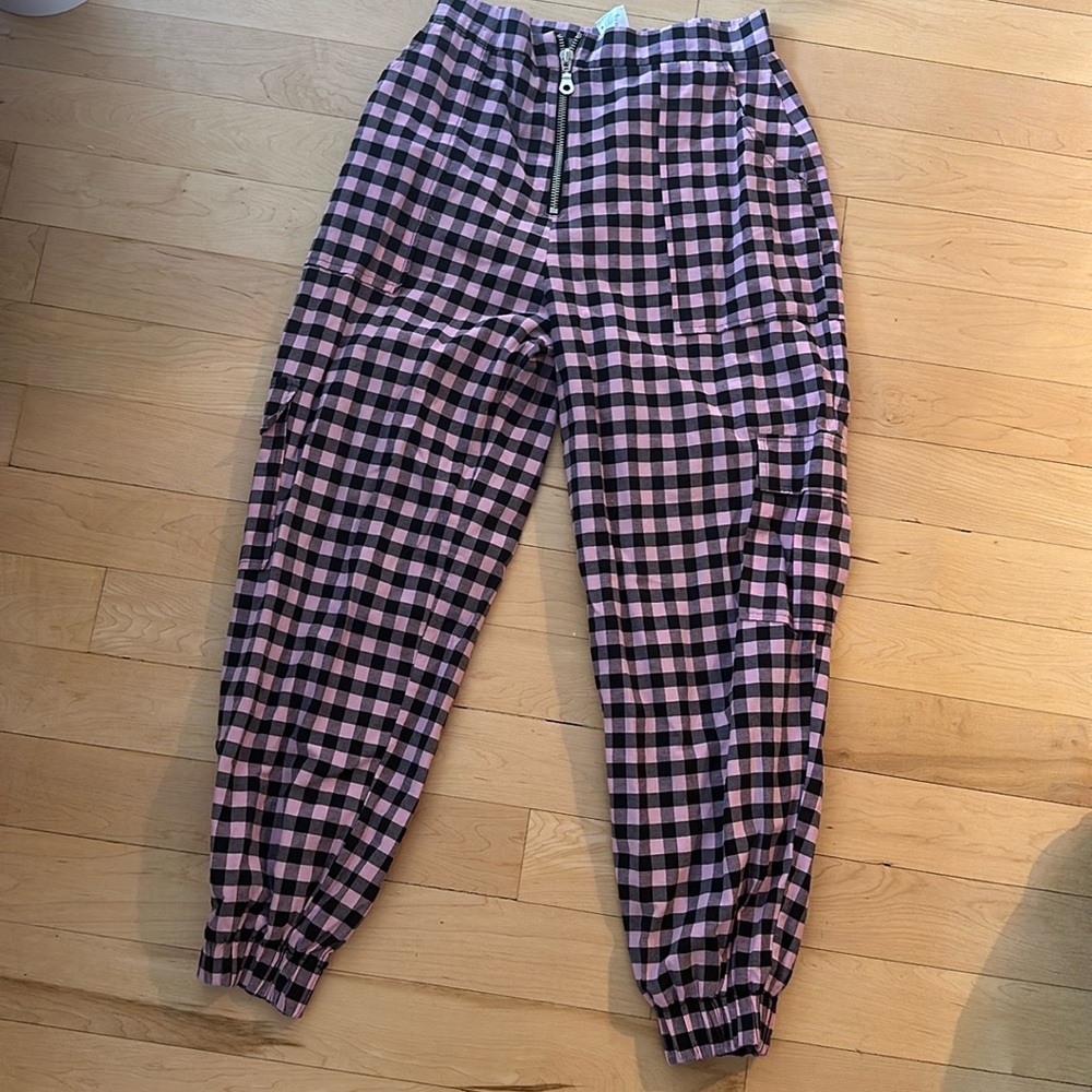 🎶 NWOT the ragged priest hipster Gen Z plaid pink black pants with zipper - Picture 5 of 8